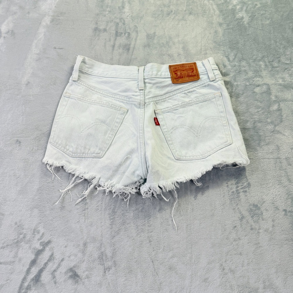 Levis 501 Original Distressed Cut Off Shorts Light Wash Blue Measures 27 Size 25 - Picture 3 of 13
